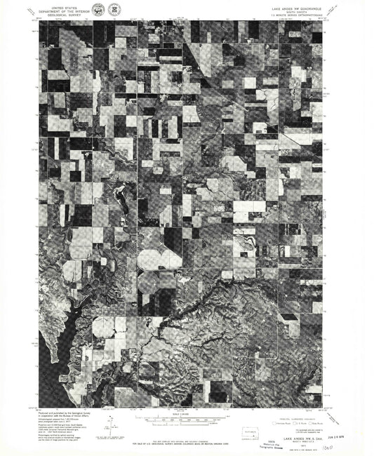 Classic USGS Lake Andes NW South Dakota 7.5'x7.5' Topo Map Image