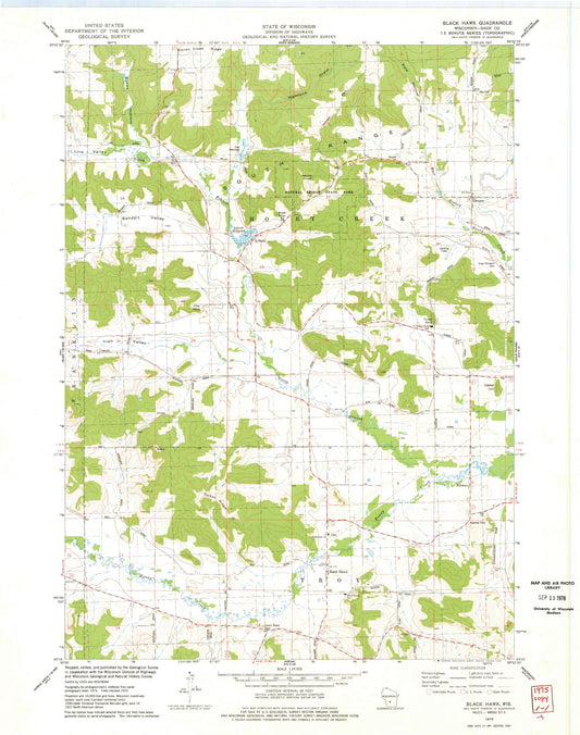Classic USGS Black Hawk Wisconsin 7.5'x7.5' Topo Map Image