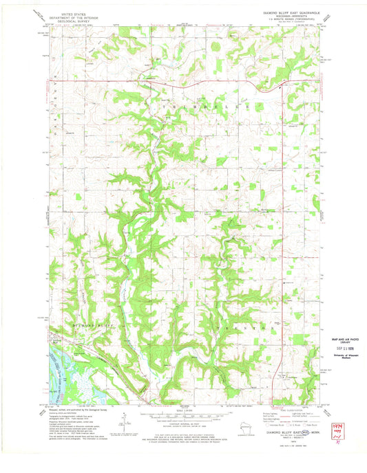 Classic USGS Diamond Bluff East Wisconsin 7.5'x7.5' Topo Map Image