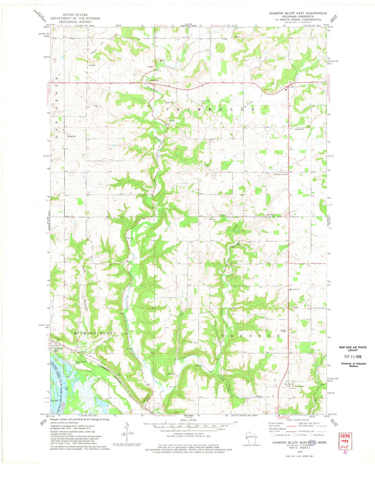 Classic USGS Diamond Bluff East Wisconsin 7.5'x7.5' Topo Map Image