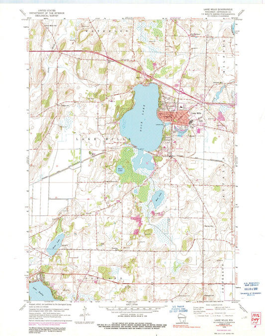 Classic USGS Lake Mills Wisconsin 7.5'x7.5' Topo Map Image
